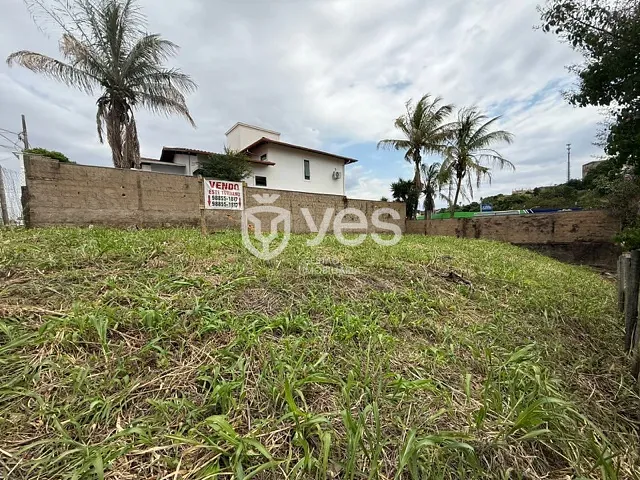 Terreno com 360m², à venda, no bairro Centro em Araxá