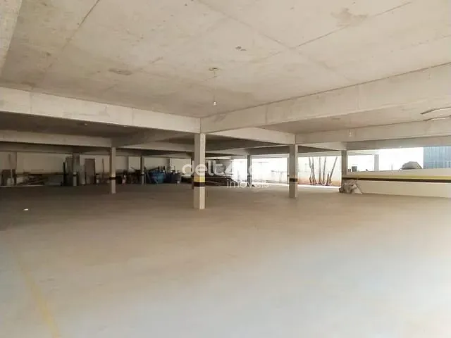 Galpão / Barracão com 1015m², para alugar, no bairro Santa Mônica em Belo Horizonte