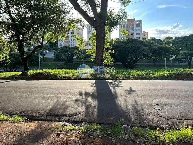 Terreno com 250m², à venda, no bairro Califórnia em Londrina