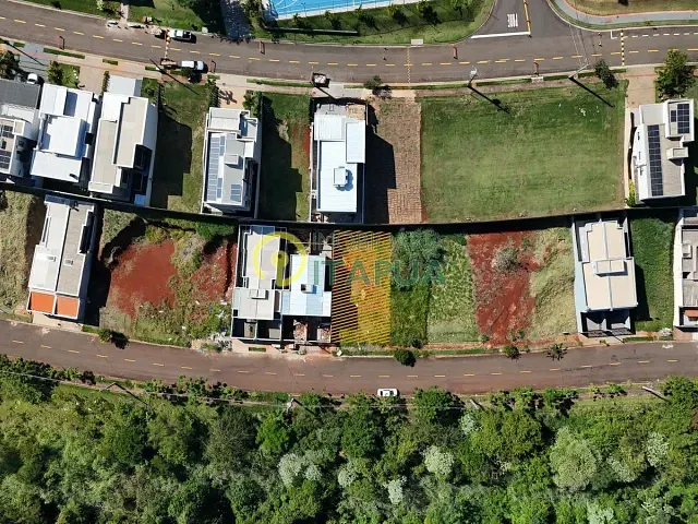 Terreno com 256m², à venda, no bairro Parque Tauá em Londrina