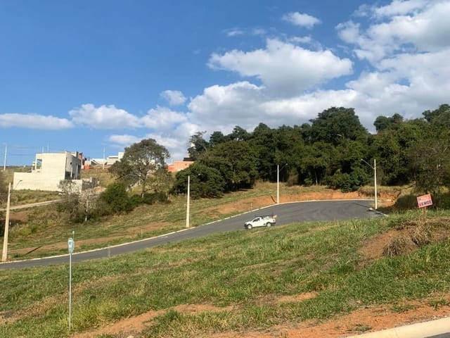 Terreno com 229m², à venda, no bairro Mirante Do Matão em Extrema