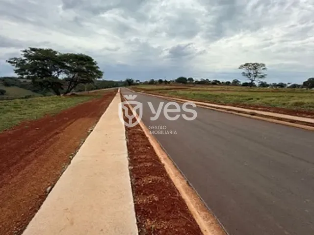 Terreno com 314m², à venda, no bairro Parque das Mangabeiras em Araxá