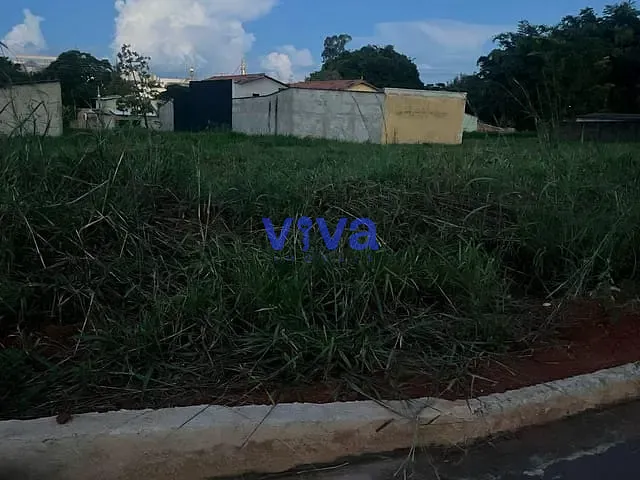 Terreno com 758m², à venda, no bairro Jardim Cristal em Aparecida de Goiânia