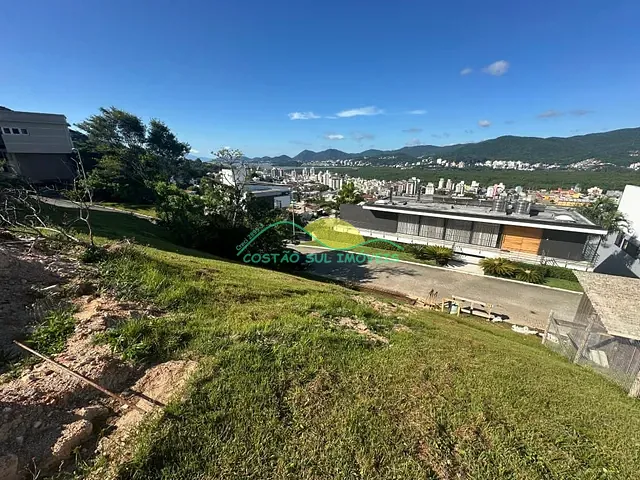Terreno com 720m², à venda, no bairro Trindade em Florianópolis