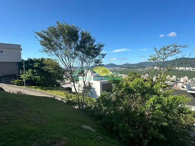 Terreno com 720m², à venda, no bairro Trindade em Florianópolis