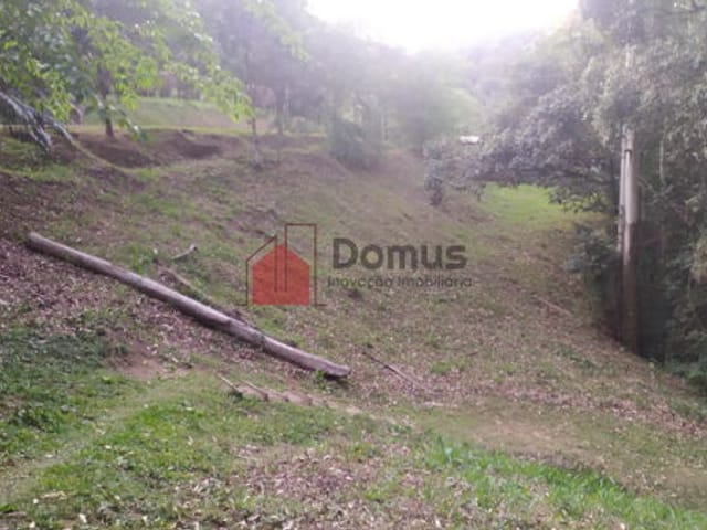 Terreno com 971m², à venda, no bairro Centro em Santo Antônio Do Pinhal