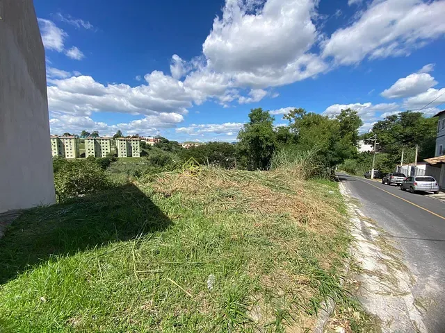 Terreno com 451m², à venda, no bairro Santa Rosa em Barra Mansa