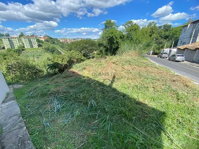 Terreno com 451m², à venda, no bairro Santa Rosa em Barra Mansa