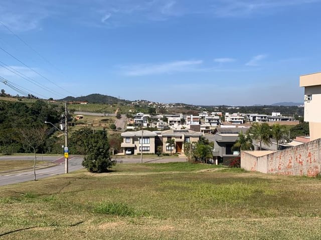 Terreno com 862m², à venda, no bairro Monte Alegre em Vinhedo