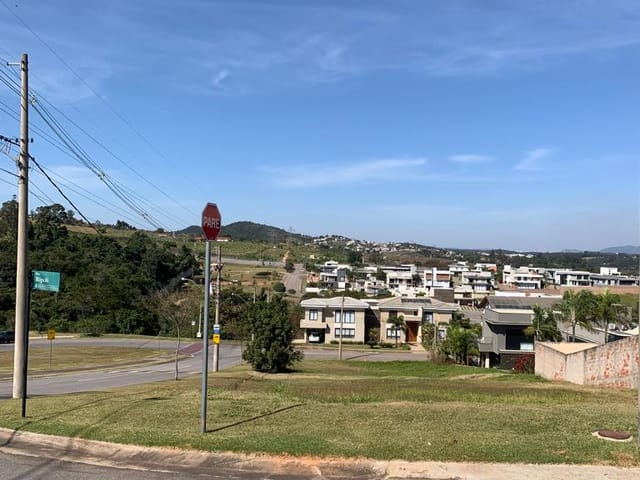 Terreno com 862m², à venda, no bairro Monte Alegre em Vinhedo
