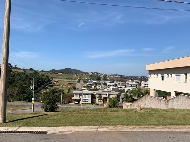 Terreno com 862m², à venda, no bairro Monte Alegre em Vinhedo
