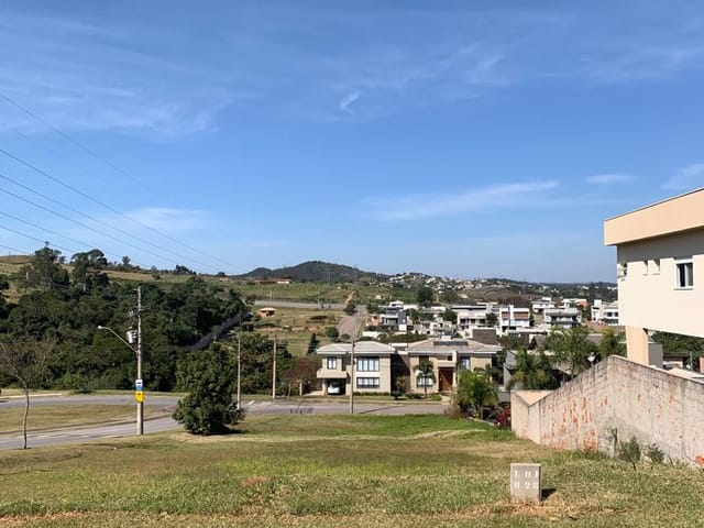Terreno com 862m², à venda, no bairro Monte Alegre em Vinhedo