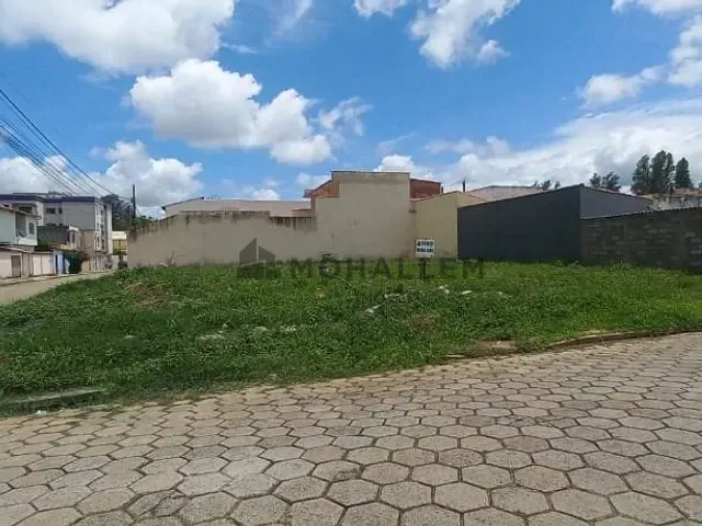 Terreno com 487m², à venda, no bairro Santa Rita de Cassia em Itajubá