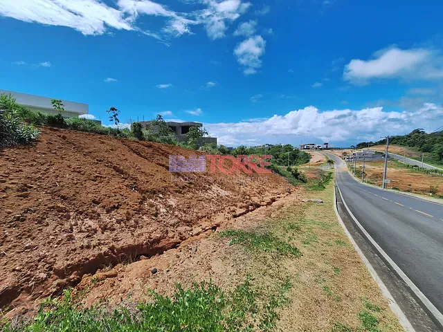 Terreno com 484m², à venda, no bairro Nossa Senhora da Vitória em Ilhéus