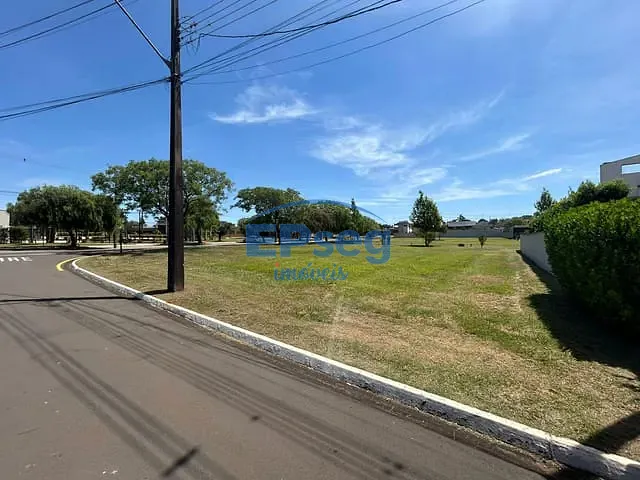 Terreno com 1253m², à venda, no bairro Jardim Tarobá em Cambé