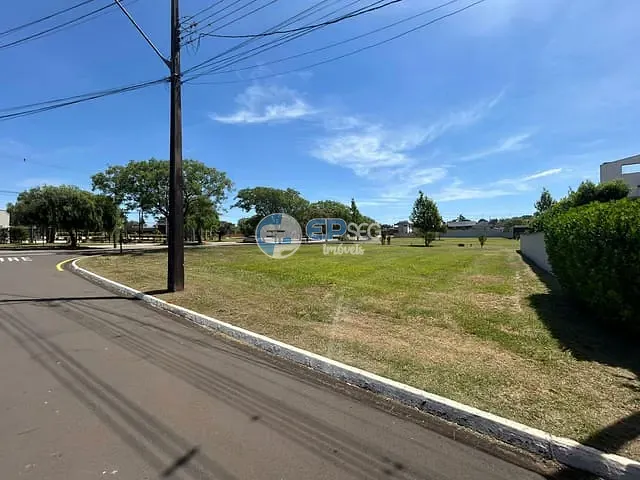 Terreno com 1253m², à venda, no bairro Jardim Tarobá em Cambé