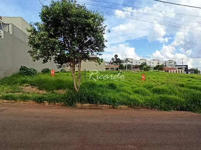 Terreno com 336m², à venda, no bairro Jardim Imperial em Arapongas