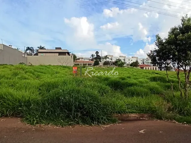 Terreno com 336m², à venda, no bairro Jardim Imperial em Arapongas