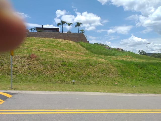 Terreno com 800m², à venda, no bairro Monte Alegre em Vinhedo