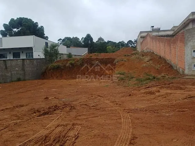 Terreno com 203m², à venda, no bairro Terra de Santo Antonio em Caldas