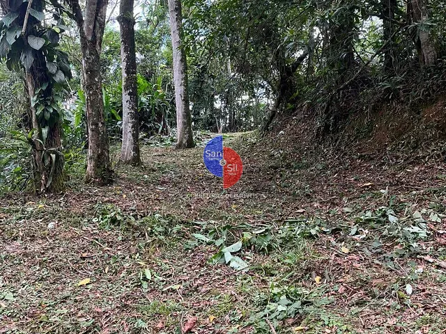 Terreno com 2423m², à venda, no bairro Corujas em Guapimirim