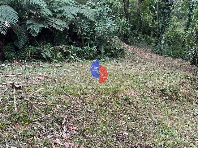Terreno com 2423m², à venda, no bairro Corujas em Guapimirim