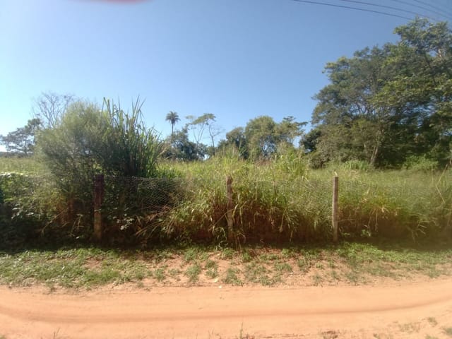 Terreno com 1700m², à venda, no bairro Pedregulho em Pedregulho