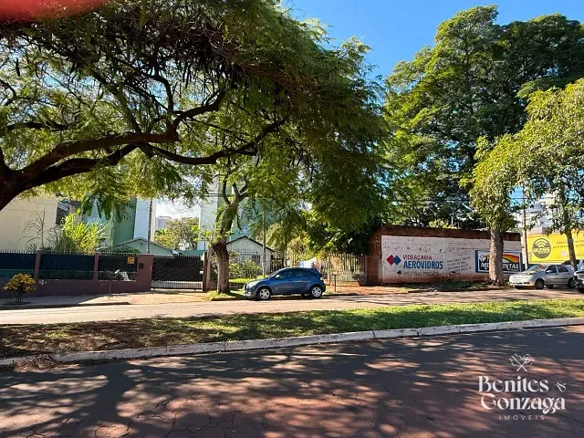 Terreno com 360m², à venda, no bairro Jardim Aclimação em Maringá