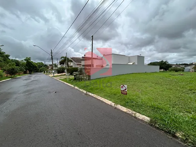 Terreno com 300m², à venda, no bairro Jardim Clube do Bosque em Leme