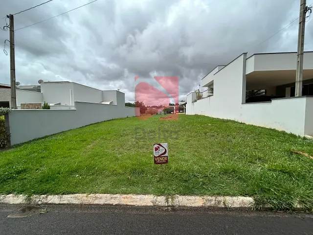 Terreno com 300m², à venda, no bairro Jardim Clube do Bosque em Leme