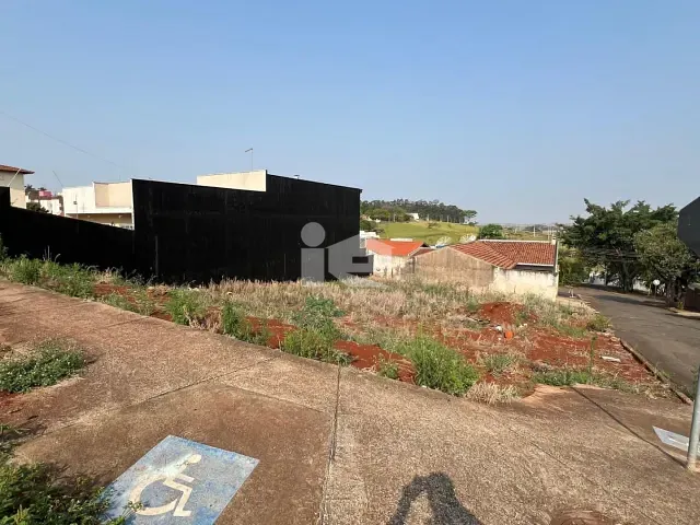 Terreno com 415m², à venda, no bairro Jd Roland em Rolândia