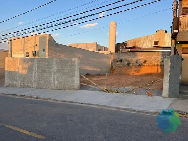 Terreno com 540m², à venda, no bairro Nossa Senhora do Monte Serrat em Salto