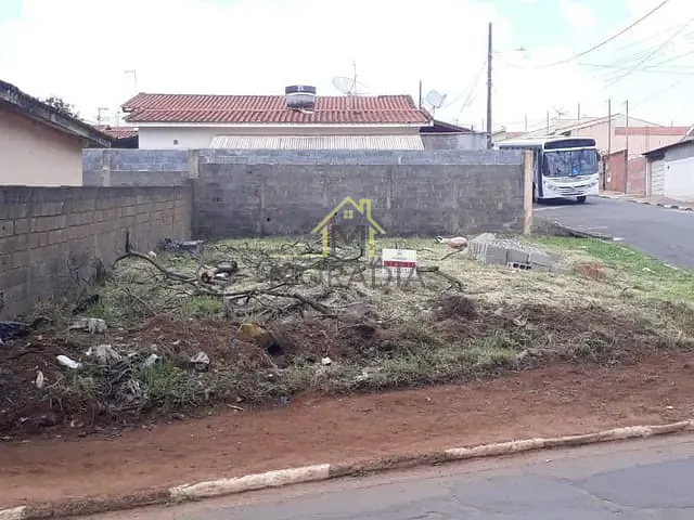 Terreno com 210m², à venda, no bairro Jardim Europa em Guaxupé