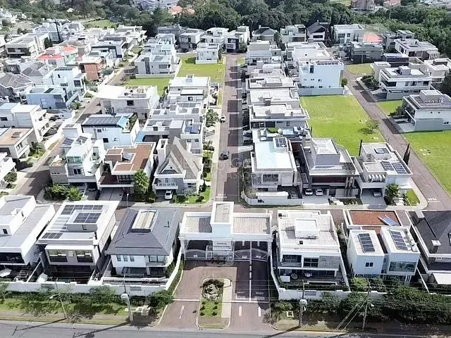 Terreno com 411m², à venda, no bairro Uberaba em Curitiba