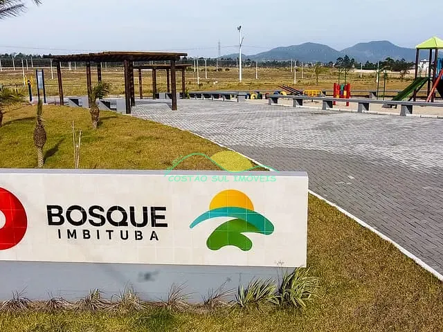 Terreno com 300m², à venda, no bairro Sambaqui em Imbituba