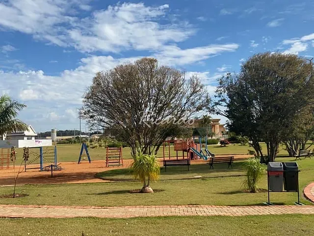 Terreno com 387m², à venda, no bairro Gran Residence Giardino em Arapongas