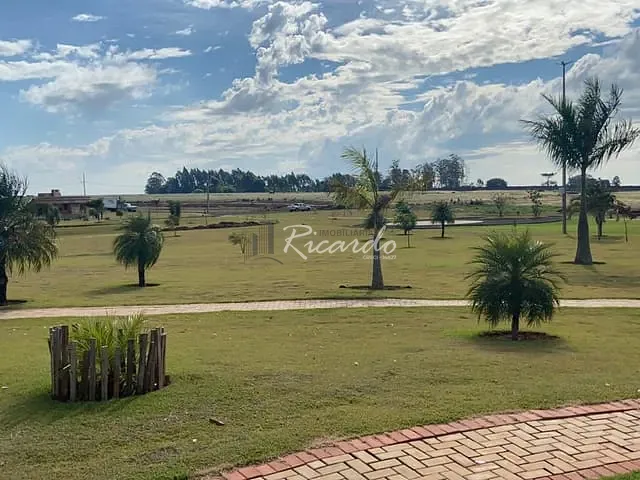 Terreno com 387m², à venda, no bairro Gran Residence Giardino em Arapongas