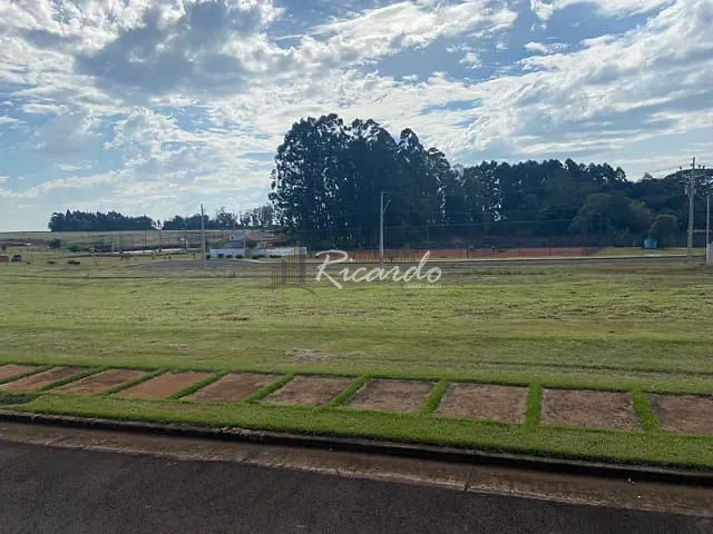 Terreno com 387m², à venda, no bairro Gran Residence Giardino em Arapongas