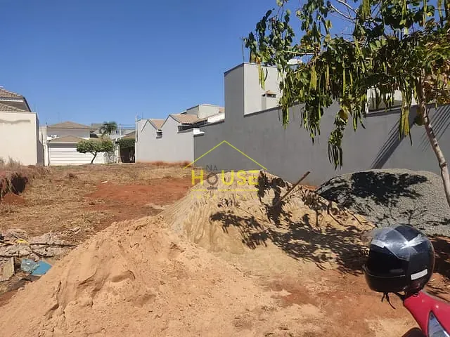 Terreno com 250m², à venda, no bairro Jardim Residencial Eulália em Votuporanga