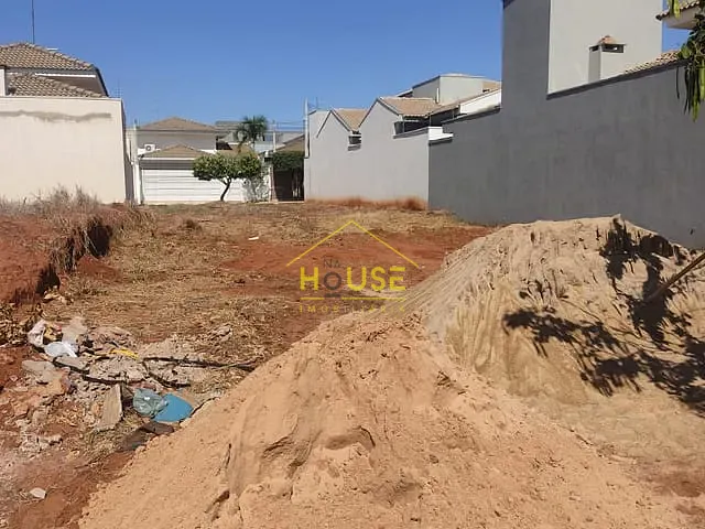 Terreno com 250m², à venda, no bairro Jardim Residencial Eulália em Votuporanga