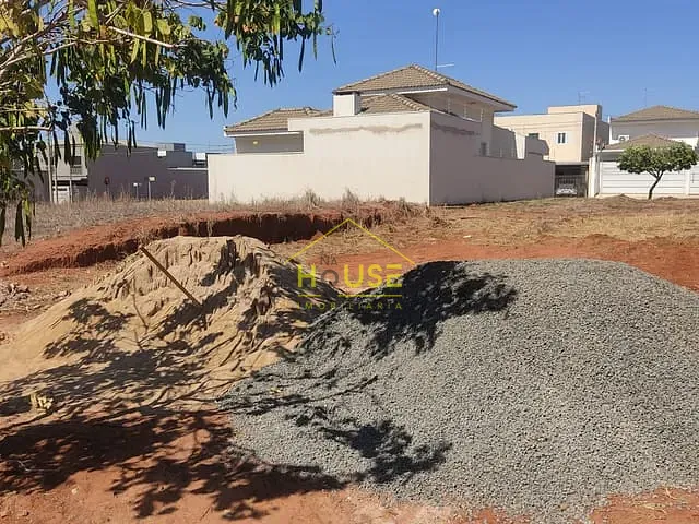 Terreno com 250m², à venda, no bairro Jardim Residencial Eulália em Votuporanga