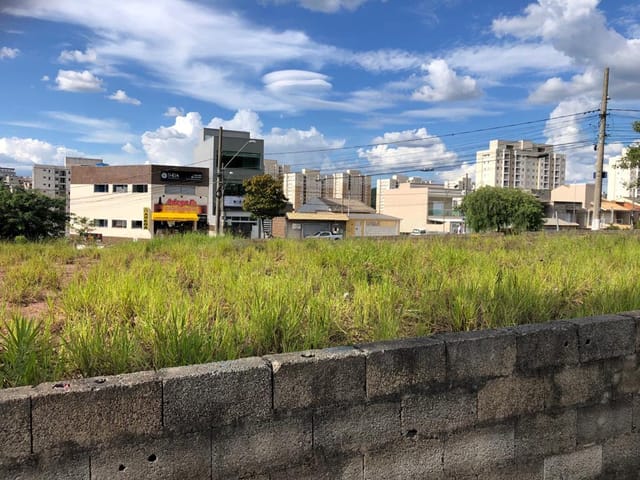 Terreno com 630m², à venda ou para alugar, no bairro Portais (Polvilho) em Cajamar