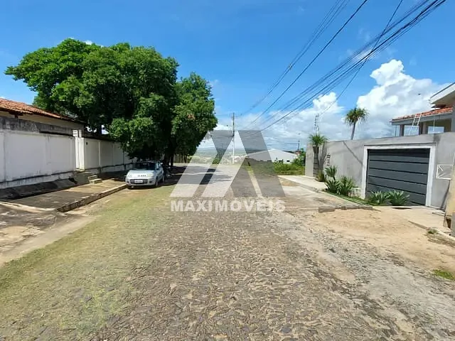 Terreno com 360m², à venda, no bairro Santa Tereza em Araçuaí
