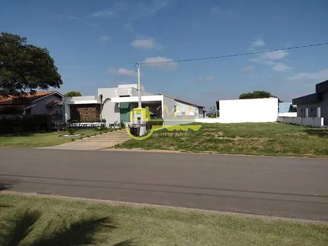 Terreno com 450m², à venda, no bairro Condomínio Ninho Verde em Quadra