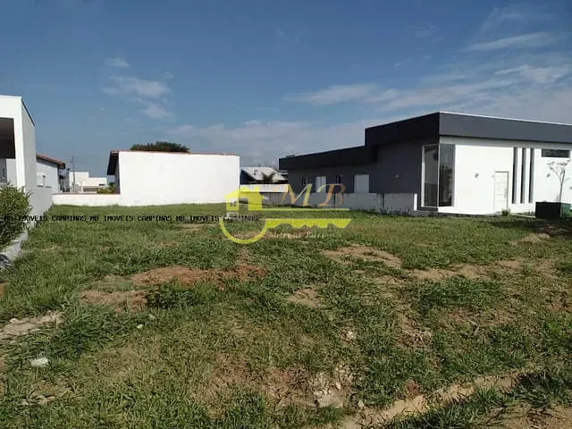 Terreno com 450m², à venda, no bairro Condomínio Ninho Verde em Quadra