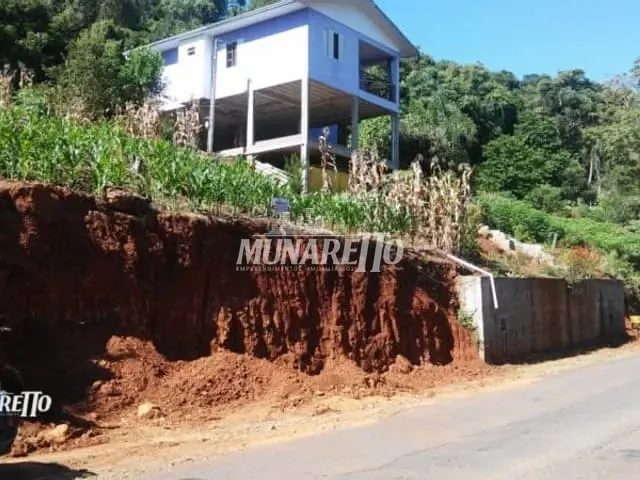 Terreno com 450m², à venda, no bairro Centro em Piratuba