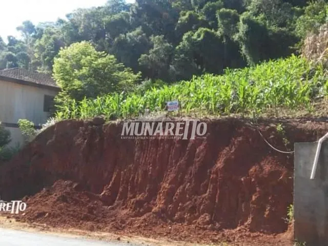 Terreno com 450m², à venda, no bairro Centro em Piratuba