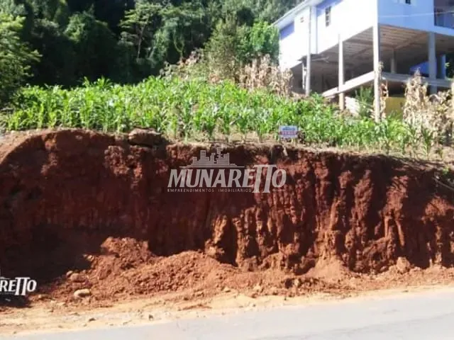 Terreno com 450m², à venda, no bairro Centro em Piratuba