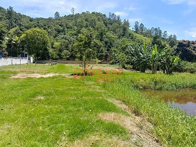 Terreno com 1400m², à venda, no bairro Parateí em Santa Isabel