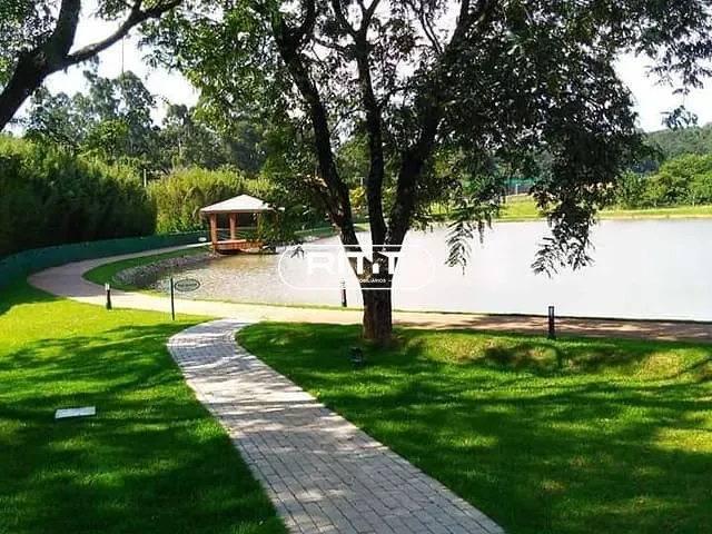 Terreno com 600m², à venda, no bairro Santa Cândida em Vinhedo